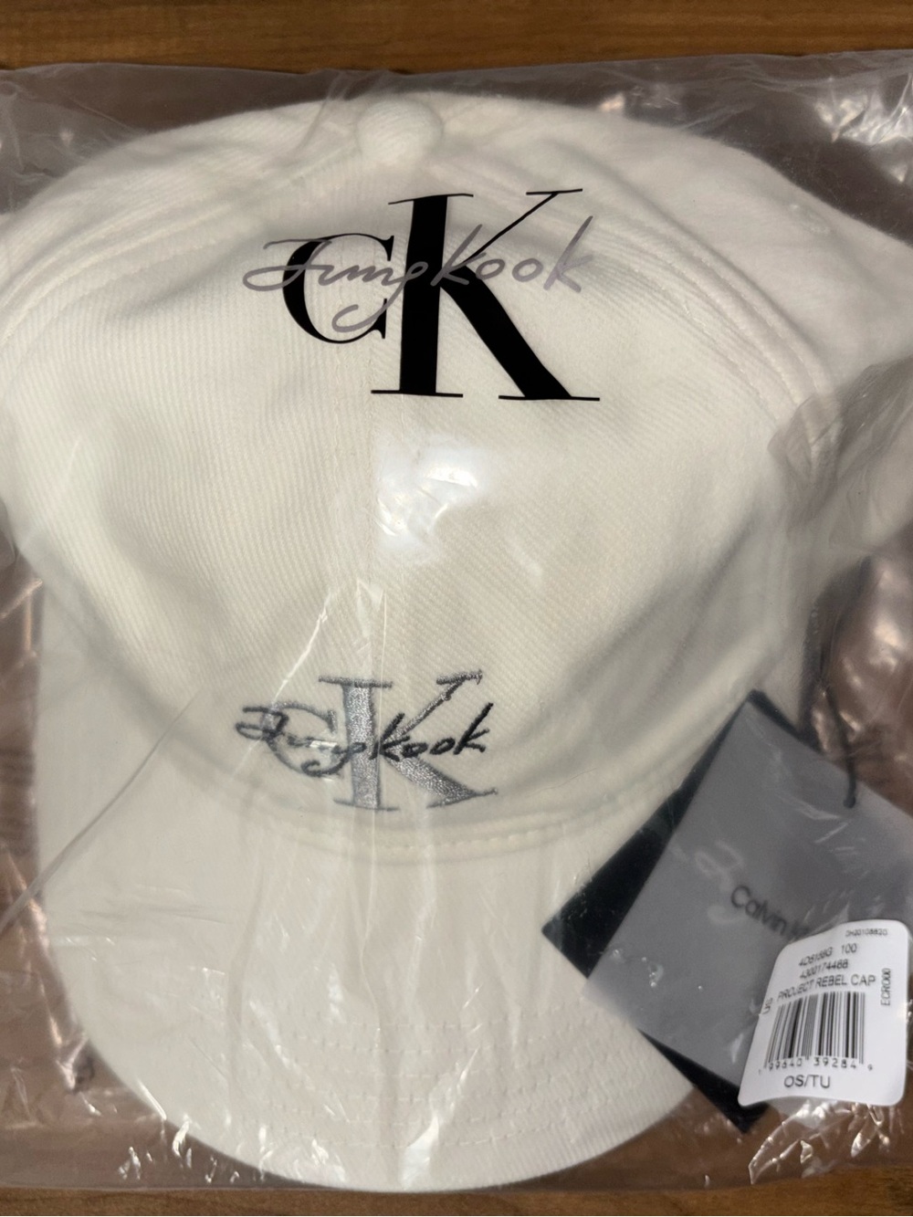 Calvin Klein x Jungkook Hat Project Rebel NWT

JUNGKOOK X CALVIN KLEIN HAT